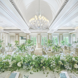 ホワイト×グリーンのナチュラルコーディネート|アニヴェルセル 長野の写真(54954803)