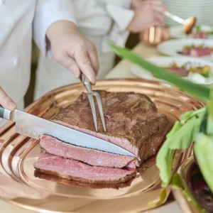 目の前で調理するグリルビュッフェ等 おふたりらしさを出せる食の演出が盛り沢山|アニヴェルセル 長野の写真(54948175)