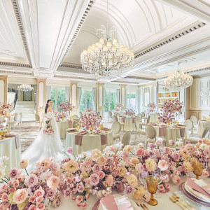 自然光差し込む「グランデ」。ゲストと一緒に楽しくアットホームなパーティが叶う。|アニヴェルセル 長野の写真(54956444)