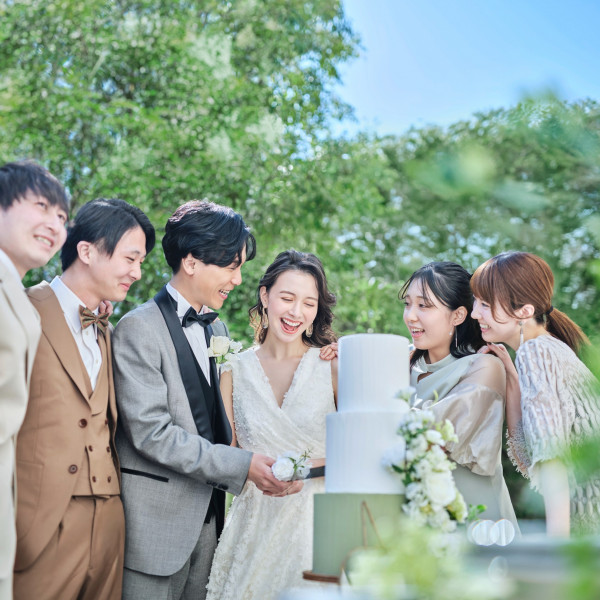 《全天候型アトリウム》で天候や気候を気にせず安心の結婚式が叶う*