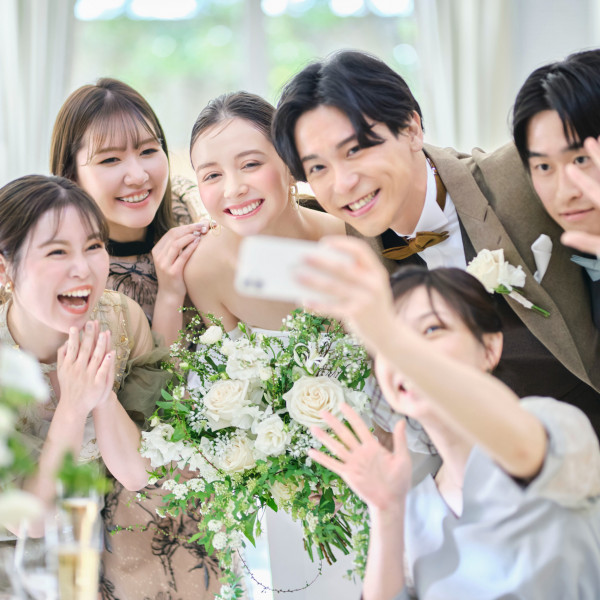 ご歓談中心だからゲストと近い距離で会話や写真が楽しめる*