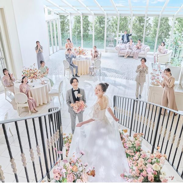 《全天候型アトリウム》で天候や気候を気にせず安心の結婚式が叶う*
