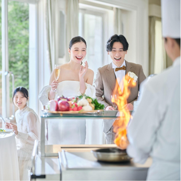 シェフのパフォーマンスにゲストも大盛り上がり