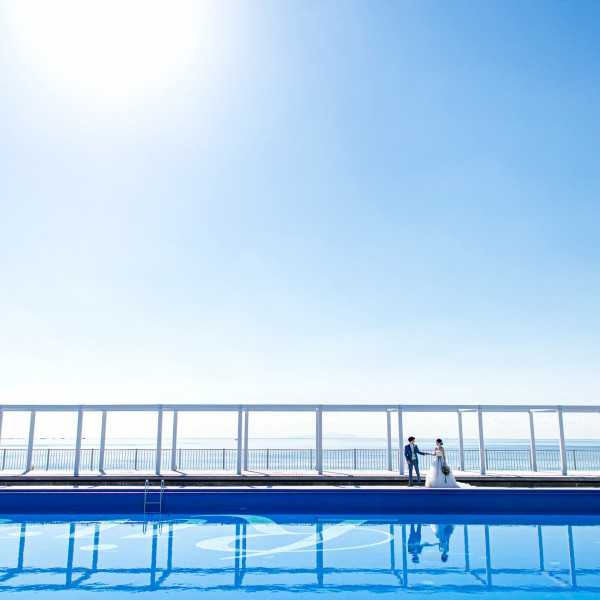 夏の雰囲気も少しずつ感じられる時期、青空のもとでゆったりと過ごせる