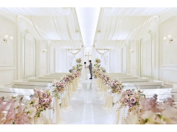 ニーズ岐阜 by T&G WEDDINGの大階段がシンボル！真っ白なチャペル！の写真（4枚目）