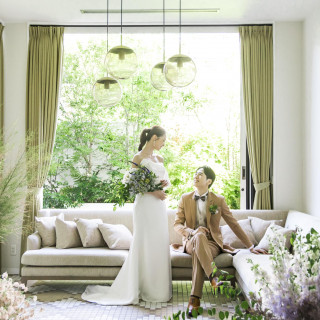 会場の奥にはソファのある小部屋をご用意しています。ゲストの顔触れに合わせてご利用ください。