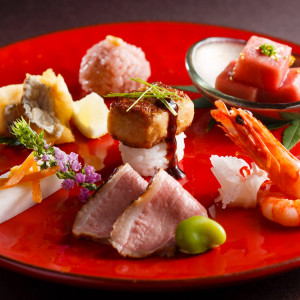 和のテイストでお箸を使って召し上がれるお料理は年配のゲストからも好評です。|WITH THE STYLE（ウィズ ザ スタイル）の写真(50190964)