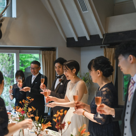 少人数向けの会場では、ファミリーウエディングが可能