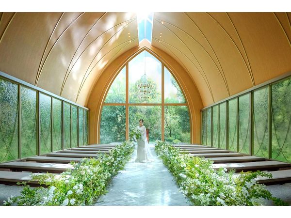 ニーズ千葉みなと by T&G WEDDING(旧 ベイサイドパーク迎賓館 千葉みなと)のヴィクトリアハウス《森のチャペル HIDAMARI》の写真（1枚目）
