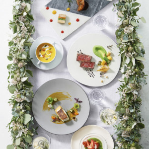 見た目も華やかでゲストに喜ばれるお料理|ベイサイドパーク迎賓館（千葉みなと）/テイクアンドギヴ・ニーズウェディングの写真(50978771)