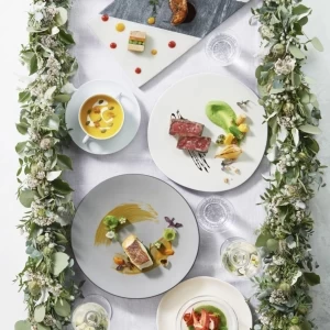 見た目も華やかでゲストに喜ばれるお料理|ベイサイドパーク迎賓館（千葉みなと）/テイクアンドギヴ・ニーズウェディングの写真(50978771)