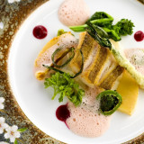 ラリアンスのお料理は、和とフレンチの融合『フレンチジャポネ』。年配のゲストにも食べやすいと好評!