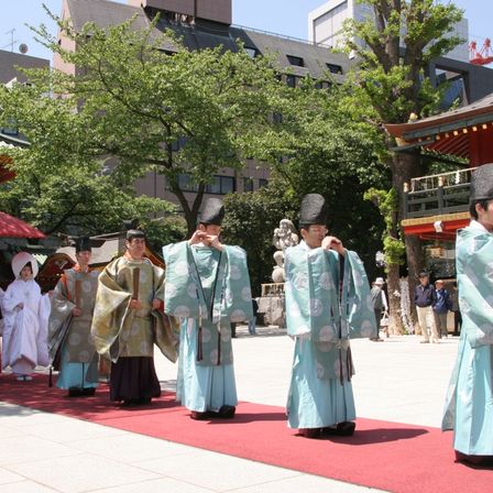 【提携神社：神田明神】縁結びの神様と親しまれてきた神田明神。雅楽の音色と共に歩む美しい参進も人気の理由です。|神楽坂 L'Allance（ラリアンス）の写真(233013)