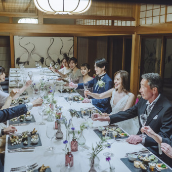 ゲスト様と近い距離で叶える会食だからこそ笑顔と会話が弾む暖かい空間に