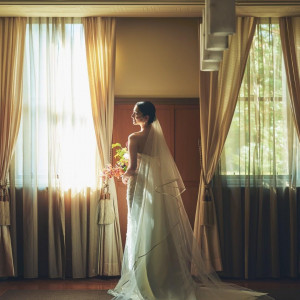 柔らかな自然光が差し込む空間で特別な1日を。|旧逓信省別館（きゅうていしんしょうべっかん　国登録有形文化財）の写真(57109501)