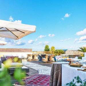 館内はどこもフォトジェニックな空間で溢れ、主役を待つ時間もシャッターの音が聞こえる。|旧逓信省別館(きゅうていしんしょうべっかん 国登録有形文化財)の写真(57108829)