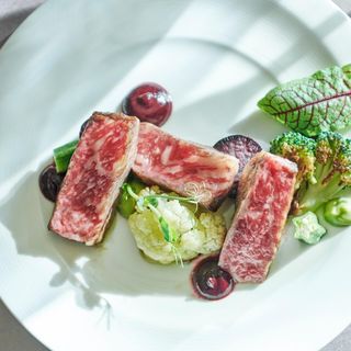 ★10月限定ご来館特典★特選牛使用の4万円相当豪華コース試食をご用意!