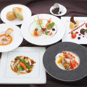 創作フルコース☆時期に合わせてメニューを変更させていただくフルコース♪味わいだけではなく目で見ても楽しめるフルコースになっておりますので、ゲストからは驚きの声が♪|アールベルアンジェ室蘭の写真(653256)