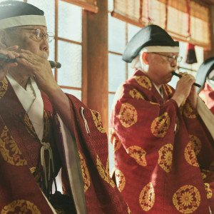 挙式中も雅楽の生演奏が行われます|浜松八幡宮　楠倶楽部の写真(24293956)