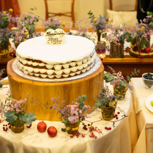 オリジナルケーキにゲストがフルーツのトッピング♪|軽井沢倶楽部 有明邸の写真(4871525)