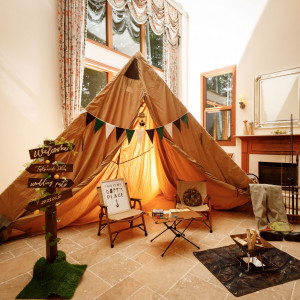 どうぞ、おふたりのお家のように使ってください。アウトドアがお好きだったら、テントやお気に入りキャンプ道具などを飾るのも楽しそうです。|軽井沢倶楽部 有明邸の写真(36671181)