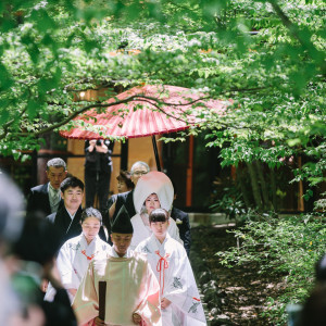 有明邸の森の小道での「参進の儀」