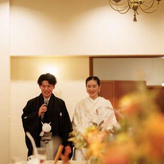 鯛の塩釜を開いて「鯛めし」にしたり、和菓子のスイーツテーブルなど和婚演出は家族にも好評