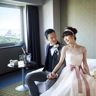 新郎新婦宿泊1泊プレゼント(リニューアル3周年記念10大ご成約特典)
