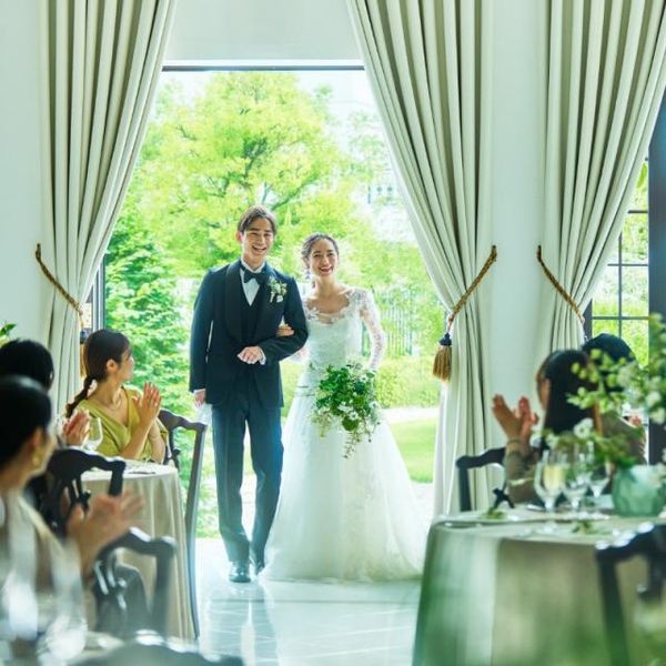 公式HPより予約・来館でギフトプレゼント！
