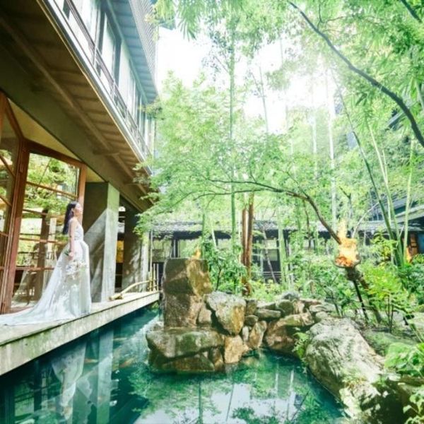 カワブンの中心に広がる庭園は、季節や時間で表情が変化 いつ訪れても美しい♪