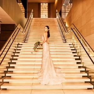 10社の提携ショップからご最高のドレスを。