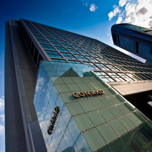 【外観】コンラッド東京は東京汐留ビルディングの1階と、28階から最上階の37階までを占有する|コンラッド東京の写真(246352)