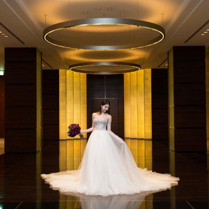 9社の提携ショップから最高のドレスを。