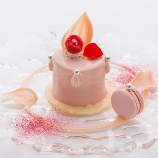 自然と会話も弾むおふたりの思い出の食材等やイメージをバラエティ豊かに盛り込んだ料理の数々