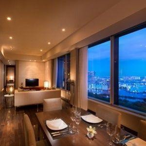 東京湾を一望するベイビュースイートでの新郎新婦朝食付き2泊プレゼント(50万円相当)