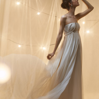 オシャレブライズから人気のNOVARESEのウエディングドレス。最旬の花嫁姿を叶えて