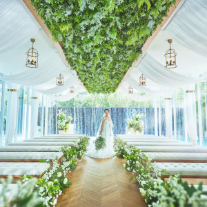 4面全てがガラス張りの開放的な独立型チャペル|UTSUNOMIYA MONOLITH ～宇都宮モノリス～の写真(56043865)