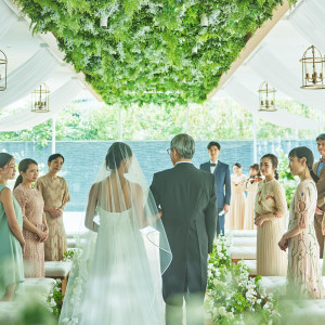 バージンロードを1歩ずつ歩くごとに想い出がよみがえる|UTSUNOMIYA MONOLITH ~宇都宮モノリス~の写真(56043872)
