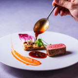 【来館特典】国産牛&オマール海老の豪華フルコース試食&パティシエ特製スイーツをご用意!