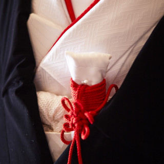 古式ゆかしき伝統の白無垢・花嫁衣装の中で一番豪華絢爛ともいわれている色打掛