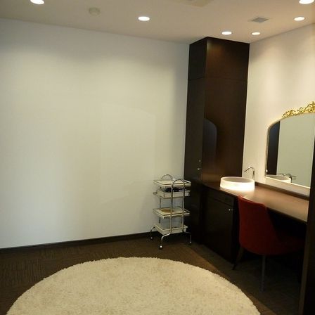 4Fステラでパーティーをする新郎新婦様専用のブライズルームには直接会場へとつながる階段も|アールベルアンジェ釧路の写真(536316)