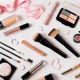 《先着限定》ご来館でブランドコスメプレゼント