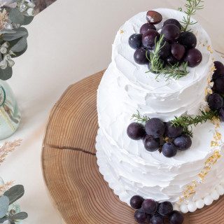 想いがこもったウェディングケーキもゲストの方にお配りします