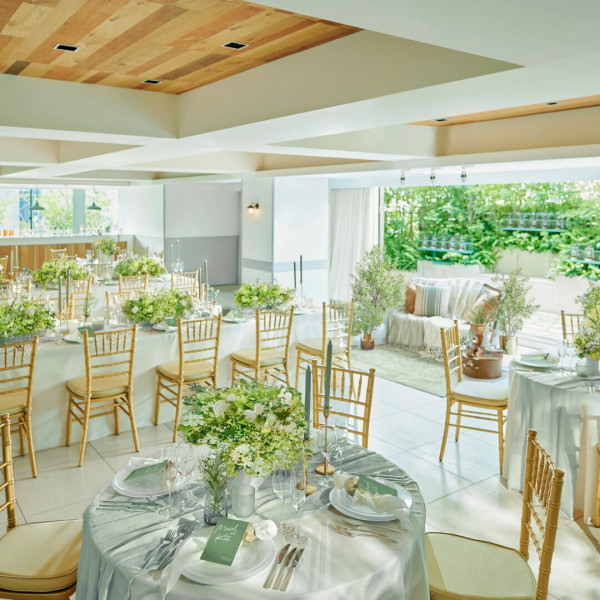 隠れ家のような特別感を味わえる会場で、ゲストとたのしむプライベートパーティ