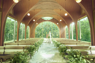 《緑×光×木》が奏でる自然空間|アクアテラス迎賓館（新横浜）/テイクアンドギヴ・ニーズウェディングの写真(55997803)