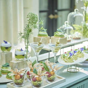 華やかなデザートとドリンクで心弾むブッフェタイムをガーデンで|アクアテラス迎賓館(新横浜)/テイクアンドギヴ・ニーズウェディングの写真(55845401)