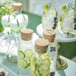 おふたりの好きなものや想い出、テーマ、ゲストへの感謝を加えて最高のおもてなし!|アクアテラス迎賓館(新横浜)/テイクアンドギヴ・ニーズウェディングの写真(55845464)