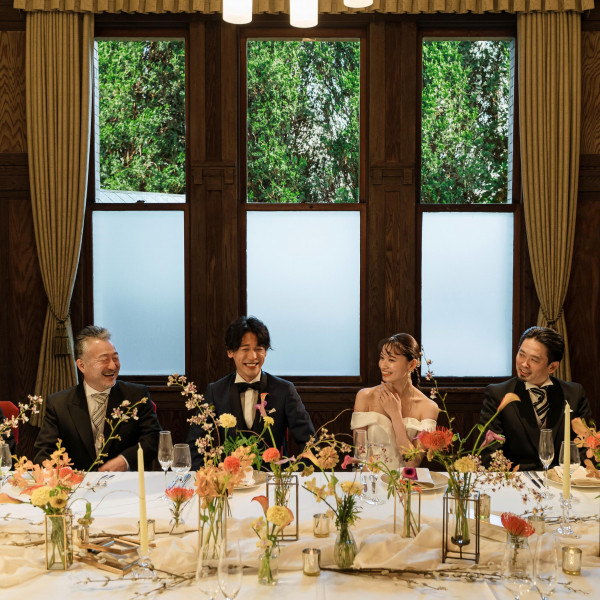 本物の建築が、ふたりの愛の舞台となる。