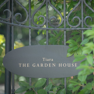 アイアンゲートはフォトスポットにも人気|ティアラ ザ ガーデンハウス(Tiara THE GARDEN HOUSE)の写真(36605186)