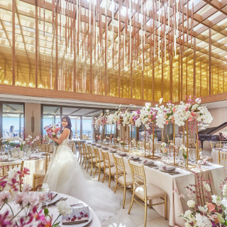 グレースヴィラ(収容人数:50~150名)天井高が高く開放感溢れるリゾート空間